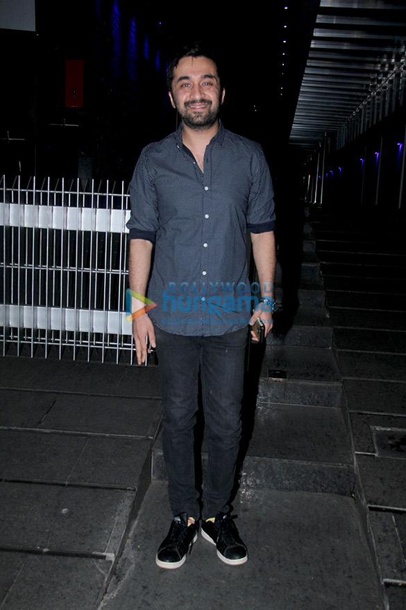 shraddha kapoor siddhanth kapoor and others snapped at padmini kolhapures birthday party 2