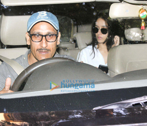 shraddha kapoor spotted at bandra 2