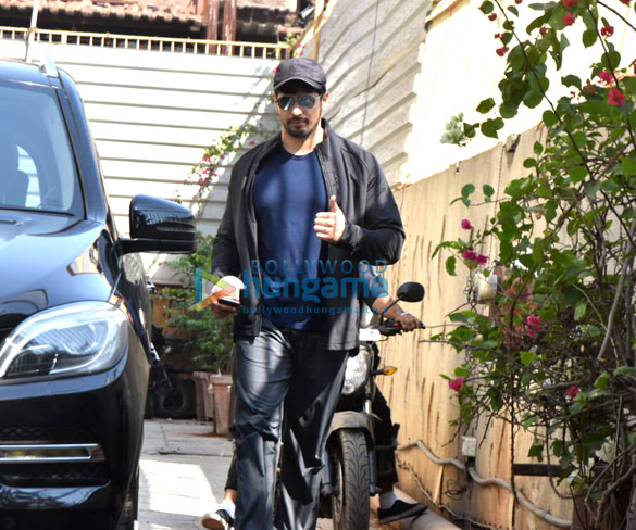 sidharth malhotra spotted at reset gym 4