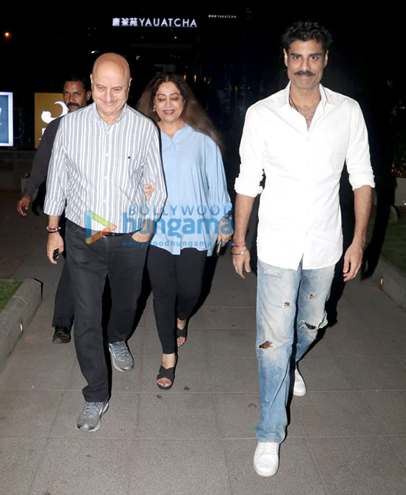 sonal chauhan and anupam kher spotted at yauatcha in bkc 5