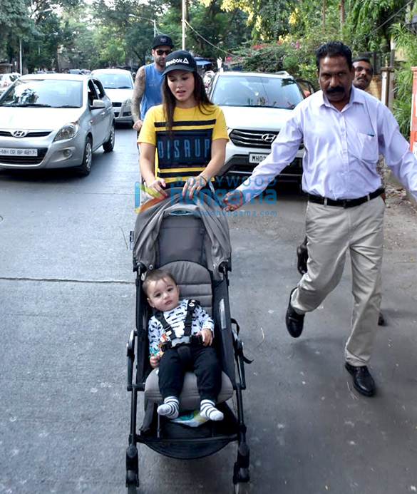 sunny leone snapped in juhu 4
