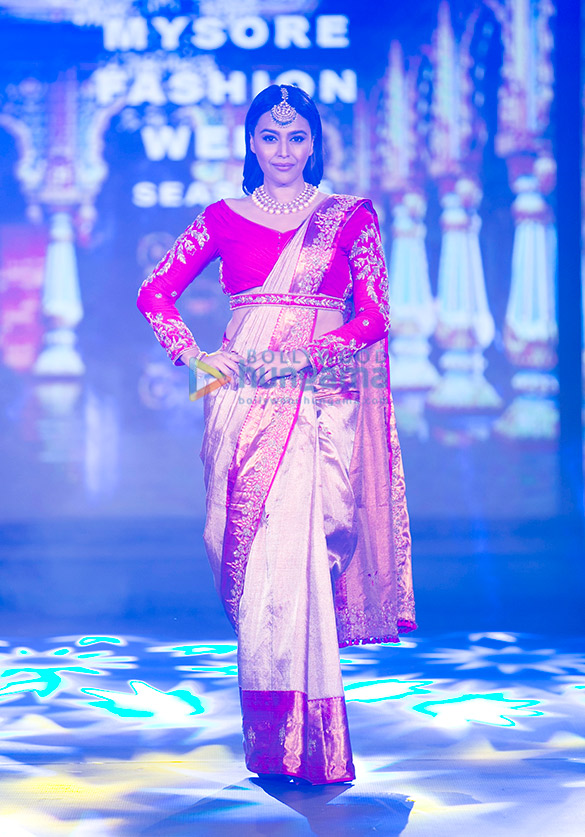 swara bhaskar walk the ramp for arpitha randeeps at mysore fashion week season 5 1