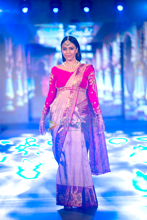 swara bhaskar walk the ramp for arpitha randeeps at mysore fashion week season 5 6