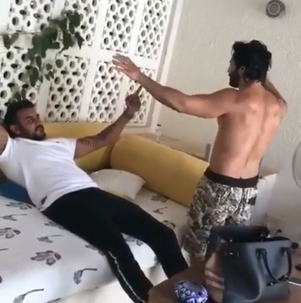 WATCH: Shirtless Varun Dhawan grooves to Punjabi song while Shashank Khaitan enjoys his performance WATCH: Shirtless Varun Dhawan grooves to Punjabi song while Shashank Khaitan enjoys his performance