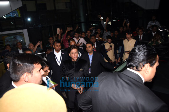 aishwarya rai bachchan varun dhawan abhishek bachchan and others snapped at the airport5 1