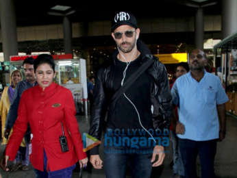 Akshay Kumar, Twinkle Khanna, Alia Bhatt and others snapped at the airport