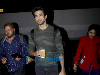 Alia Bhatt, Kangana Ranaut, Varun Dhawan and others snapped at the airport