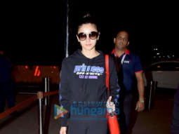 Alia Bhatt, Kangana Ranaut, Varun Dhawan and others snapped at the airport Alia Bhatt, Kangana Ranaut, Varun Dhawan and others snapped at the airport