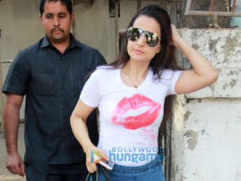 Alia Bhatt, Ameesha Patel and others snapped at Kromakay in Juhu