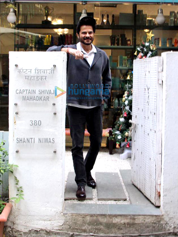 anil kapoor spotted at bblunt 5 2