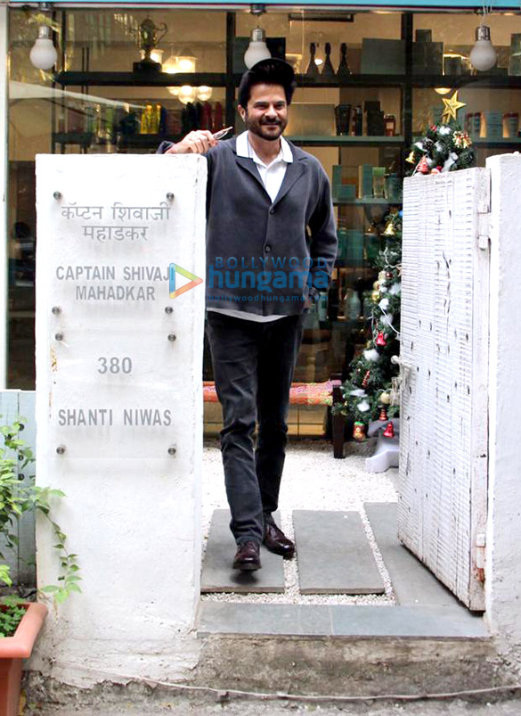 anil kapoor spotted at bblunt 6 2