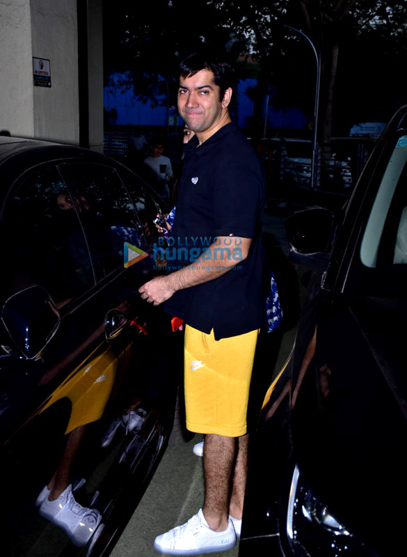arjun kapoor and rohit dhawan spotted at juhu pvr 3