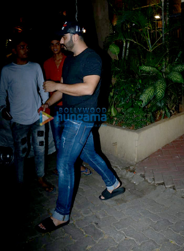 Arjun Kapoor snapped at Malaika Arora’s residence Arjun Kapoor snapped at Malaika Arora’s residence