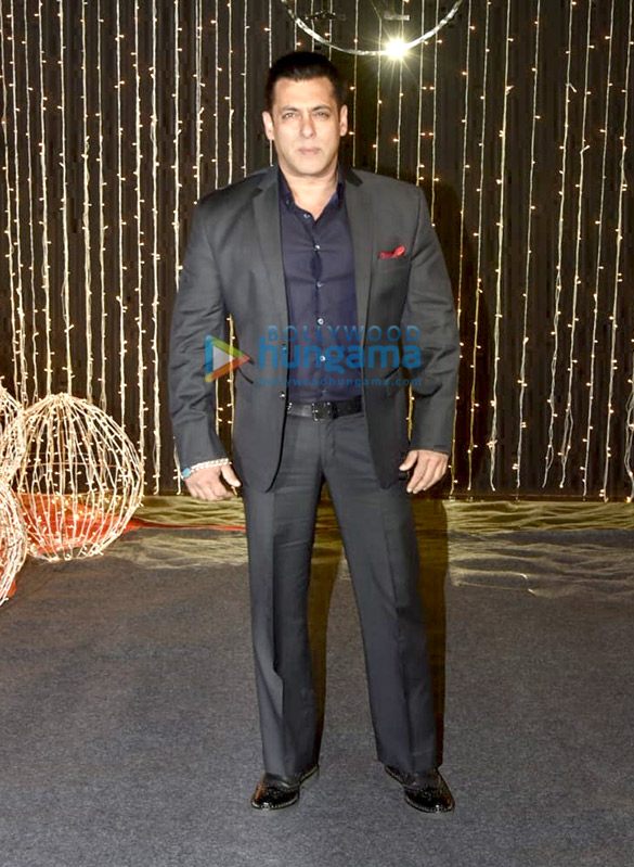 celebs grace nick jonas and priyanka chopras wedding reception 4
