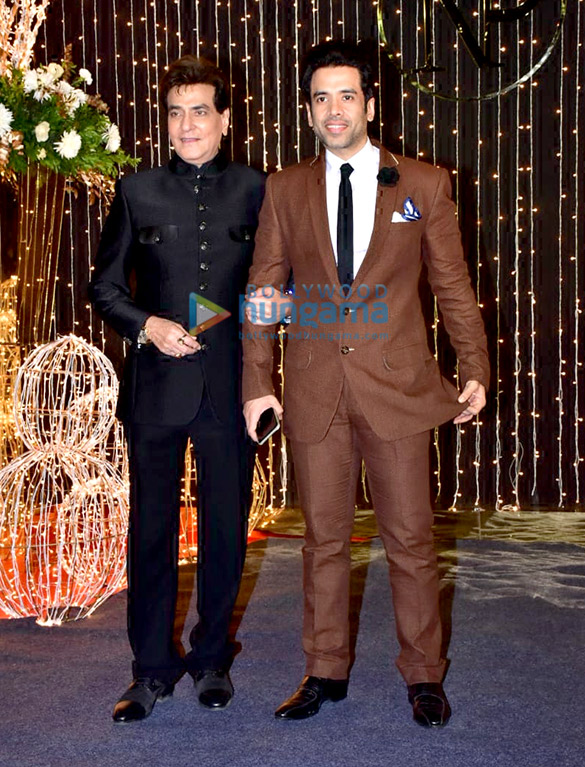 celebs grace nick jonas and priyanka chopras wedding reception3 23