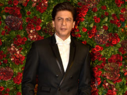 Dashing Shah Rukh Khan at Ranveer-Deepika Wedding Reception at Mumbai