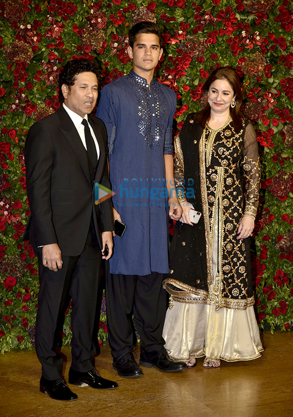 deepika padukone and ranveer singh grace their mumbai reception 28