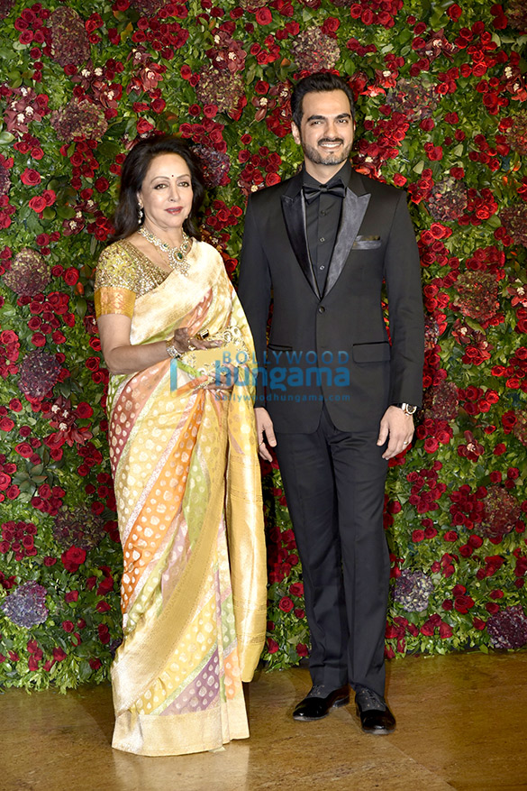deepika padukone and ranveer singh grace their mumbai reception 29