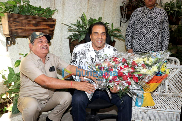 dharmendra snapped on his birthday at sunny super sound in juhu 3