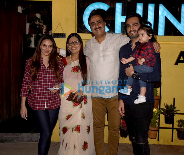 esha deol and bharat takhtani snapped with his family 1