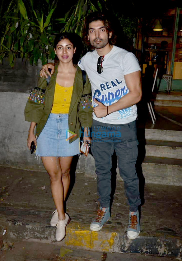 gurmeet choudhary and debina bonnerjee snapped at bandra 3