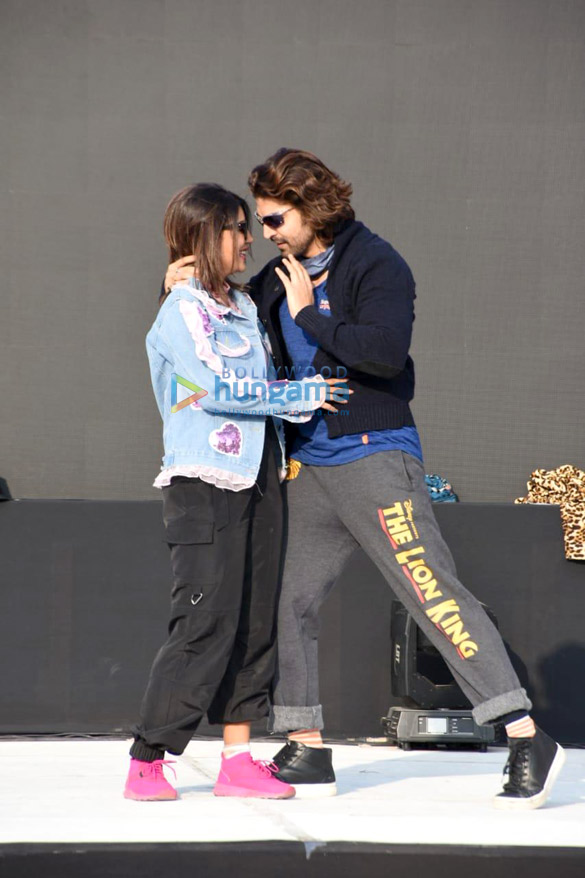 gurmeet choudhary and debina choudhary snapped during rehearsals for new years celebrations 4