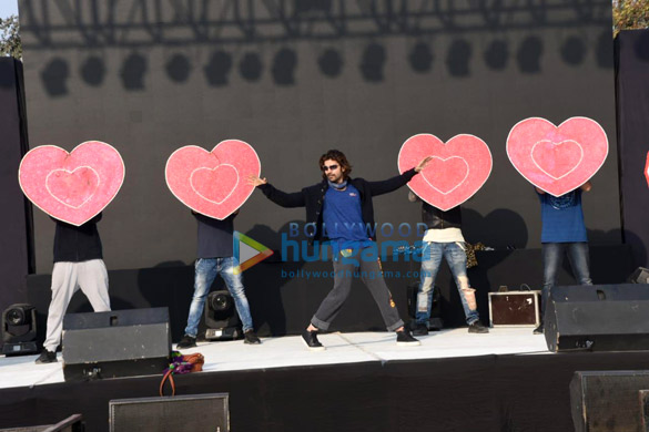 gurmeet choudhary and debina choudhary snapped during rehearsals for new years celebrations 6