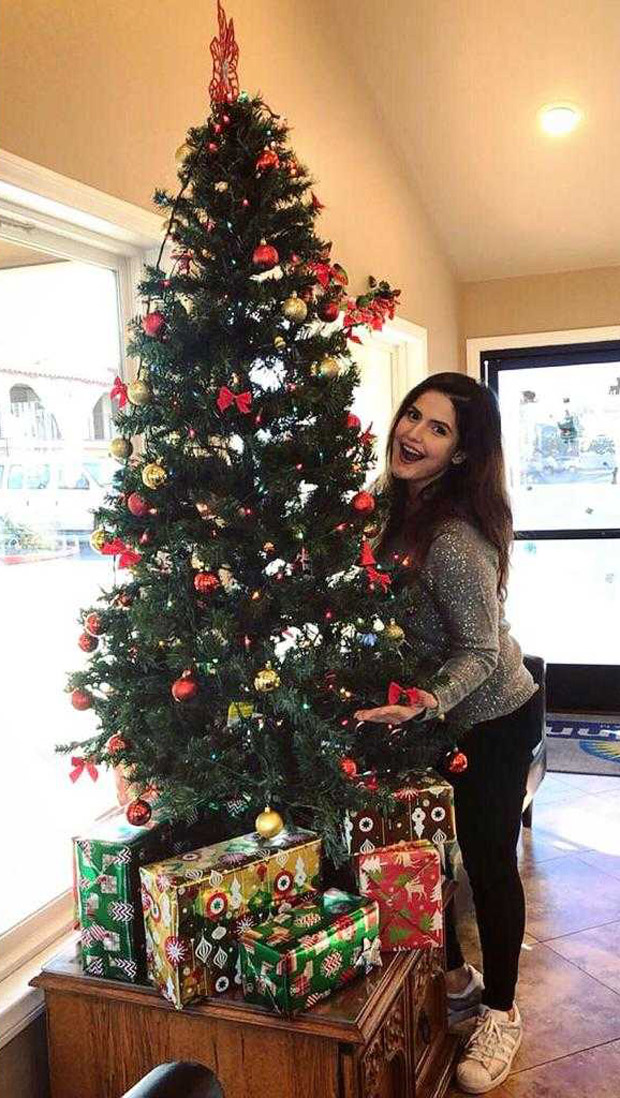 Here’s how Zareen Khan is CELEBRATING Christmas far away from India Here’s how Zareen Khan is CELEBRATING Christmas far away from India