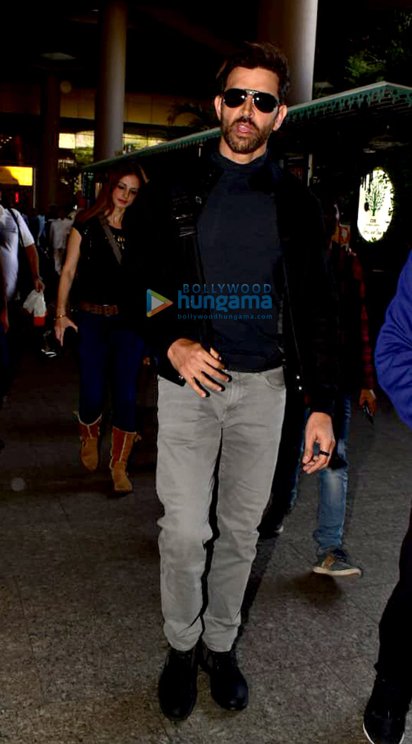 hrithik roshan ranveer singh deepika padukone and others snapped at the airport 7
