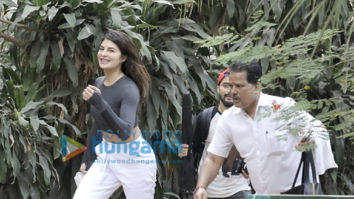 Jacqueline Fernandez spotted after dance class in Bandra
