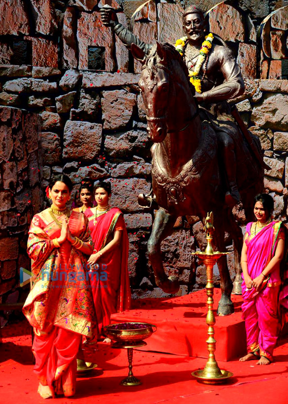 kangana ranaut graces the trailer launch of the film manikarnika the queen of jhansi 2