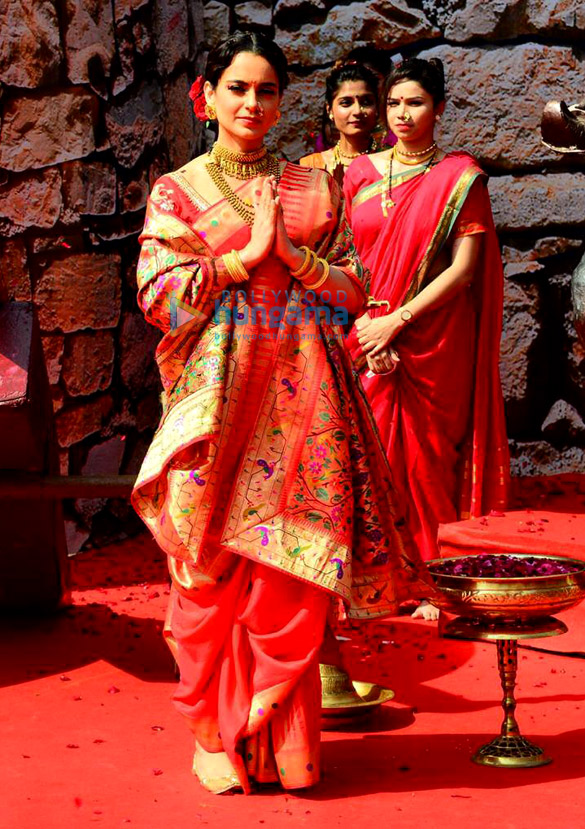 kangana ranaut graces the trailer launch of the film manikarnika the queen of jhansi 6