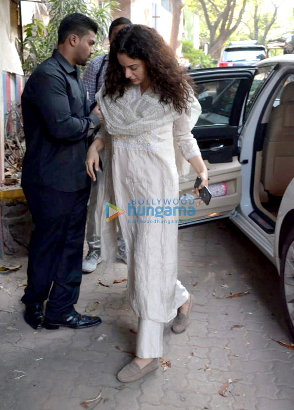 kangana ranaut snapped at pali hill bandra 4