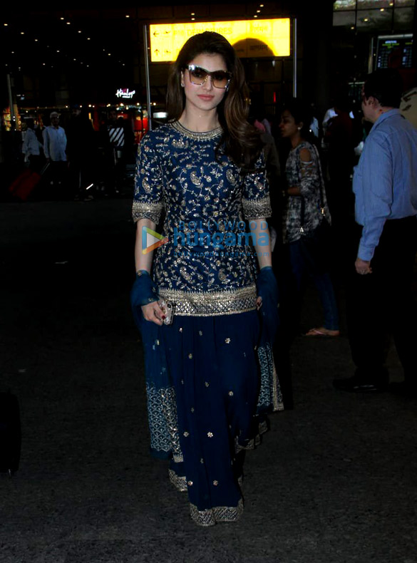 kareena kapoor khan sonam kapoor ahuja alia bhatt and others snapped at the airport 5