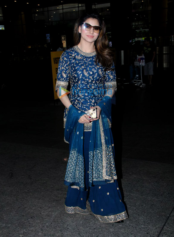 kareena kapoor khan sonam kapoor ahuja alia bhatt and others snapped at the airport 8