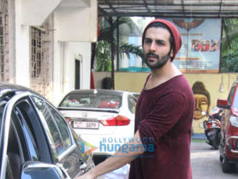 Kartik Aaryan spotted in Andheri