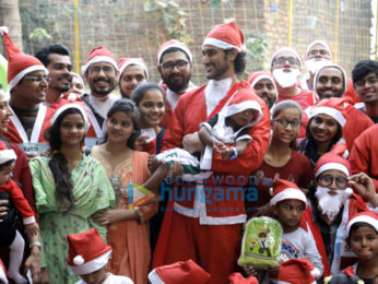 Kunal Kapoor snapped at Ketto's Santa charity run event