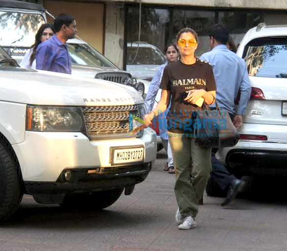 malaika arora amrita arora and others snapped post salman khans pre birthday bash at his residence 5
