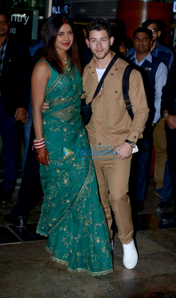 priyanka chopra nick jonas and others snapped at the airport in delhi 1