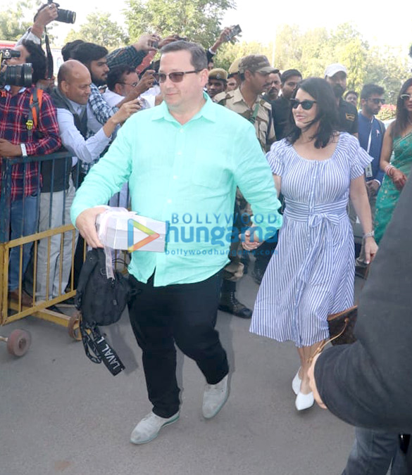 priyanka chopra nick jonas and others snapped at the airport in jodhpur 5