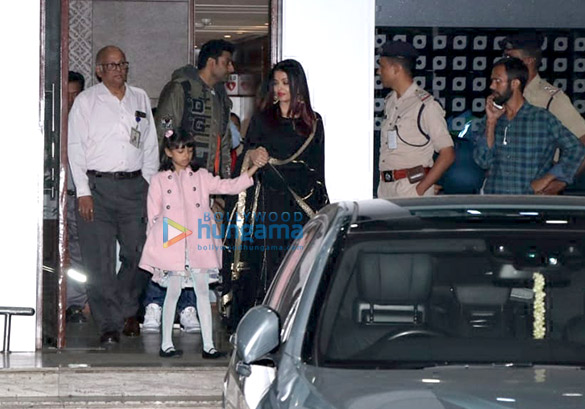 ranveer singh deepika padukone and others snapped at the airport 01 4