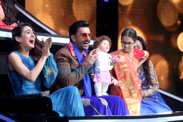 ranveer singh and sara ali khan snapped on the sets of sa re ga ma for simmba promotions 3