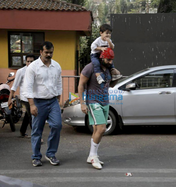 saif ali khan and taimur ali khan snapped in bandra 5 2