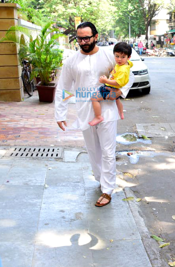 saif ali khan and taimur ali khan spotted in bandra 4 4