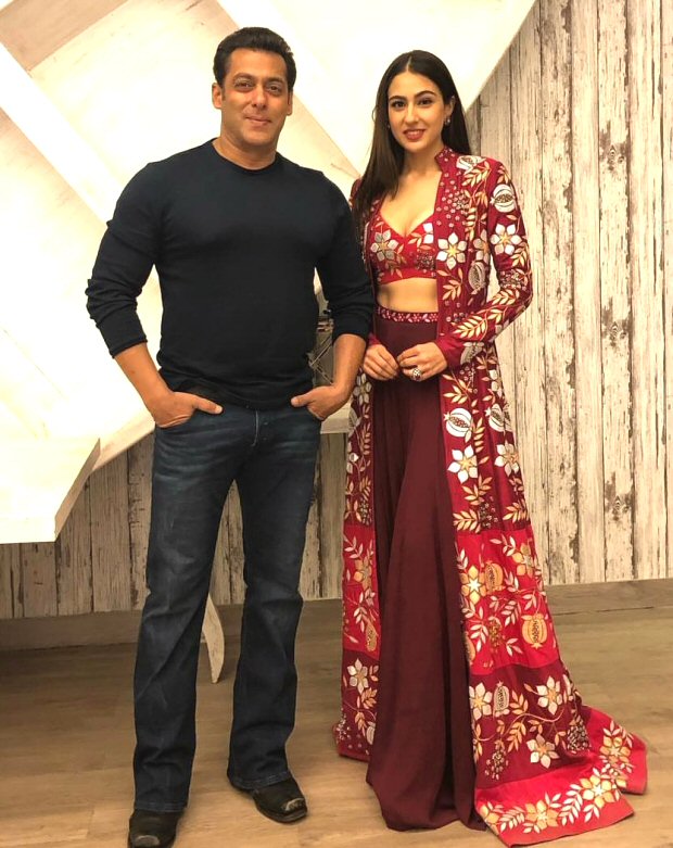 Sara Ali Khan meets Salman Khan on Bigg Boss 12; grooves with him and Sushant Singh Rajput on Sweetheart from Kedarnath