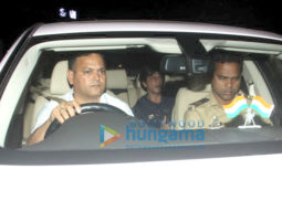 Shah Rukh Khan, Gauri Khan and Aryan Khan snapped at Zero screening at YRF Studios