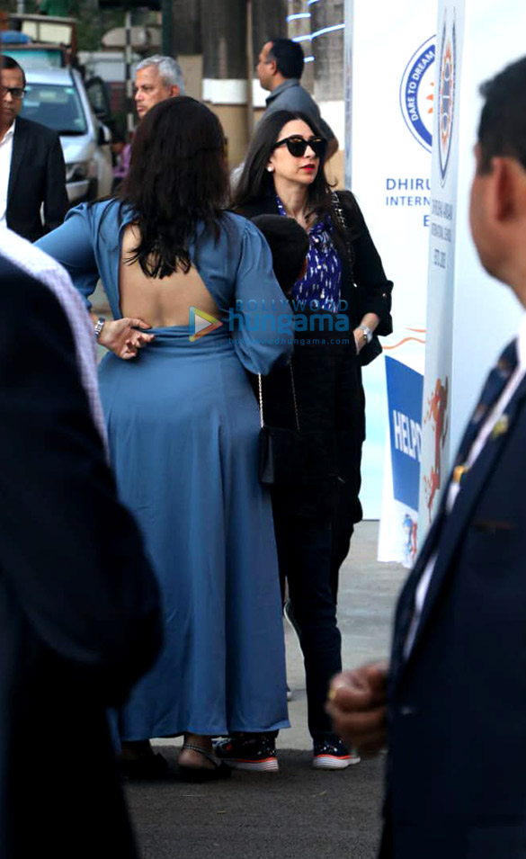 shah rukh khan gauri khan karisma kapoor and others snapped at annual day of dhirubhai ambani school 4
