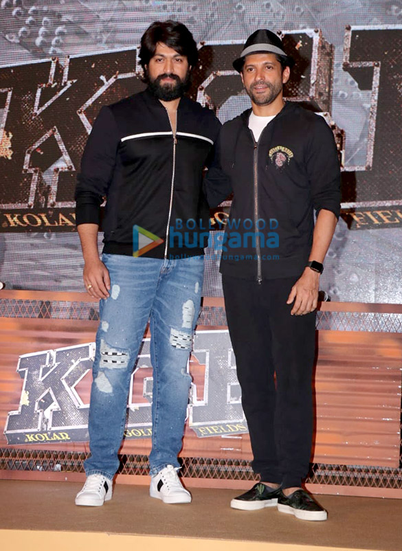 south actor yash and farhan akhtar grace the trailer launch of the film kgf1 1