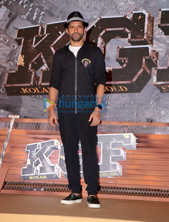 south actor yash and farhan akhtar grace the trailer launch of the film kgf1 4