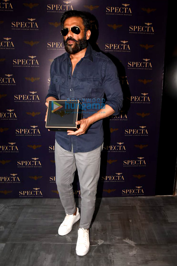 suniel shetty snapped at the launch of specta designer eyewear boutique 3